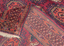 This Tekke Turkmen rug with Saryk aestetics was woven in Turkmenistan during the late 19th century.

It features a repeat field of octagonal main guls and cruciform minor guls on a richly colored &nbsp;plum ground. The back showcases Tekke sensibility, with tightly packed asymmetric knots, high warp depression, and deeply toned red wefting—all hallmarks of classic 19th-century Tekke craftsmanship. The borders are dense and harmonious, filled with geometric detailing and anchored by elegant guards. An elegan