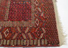 Antique Tekke Turkmen Ensi Rug - 4'9 x 5'3