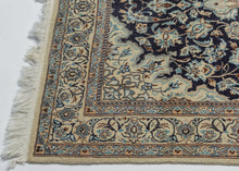 Vintage Nain Rug - 4' x 6'5