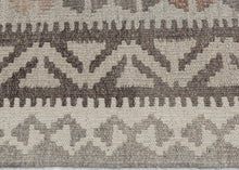 Calm Contemporary Maimana Kilim - 6'7 x 9'9