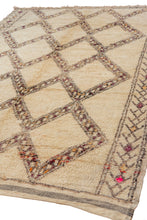 Vintage Moroccan Beni Rug - 5’10 x 9’2
