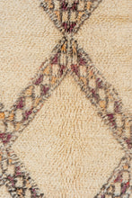 Vintage Moroccan Beni Rug - 5’10 x 9’2