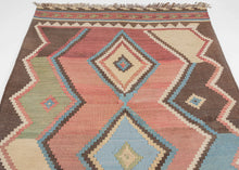 Qashqa'i Kilim - 4'9 x 8'