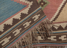 Qashqa'i Kilim - 4'9 x 8'