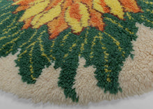 Vintage Latch Hook Sunflower Rug - 3'2 x 3'2