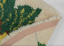 Vintage Latch Hook Sunflower Rug - 3'2 x 3'2