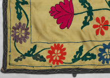 Vintage Bouquet Uzbek Suzani - 4'9 x 5'9