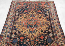 Yellow Medallion Bakhtiari Rug - 4’8 x 6’8