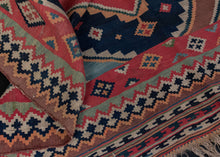 Antique Qashqa'i Kilim - 4'7 x 8'6