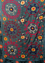 Vintage Uzbek Suzani - 4'5 x 6'1