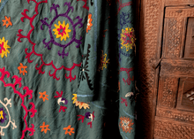 Vintage Uzbek Suzani - 4'5 x 6'1