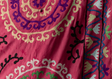 Vintage Uzbek Suzani - 5'4 x 6'9