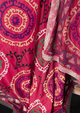 Vintage Uzbek Suzani - 5'4 x 6'9