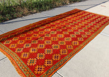 Mid Century Berber - 4'1 x 11'